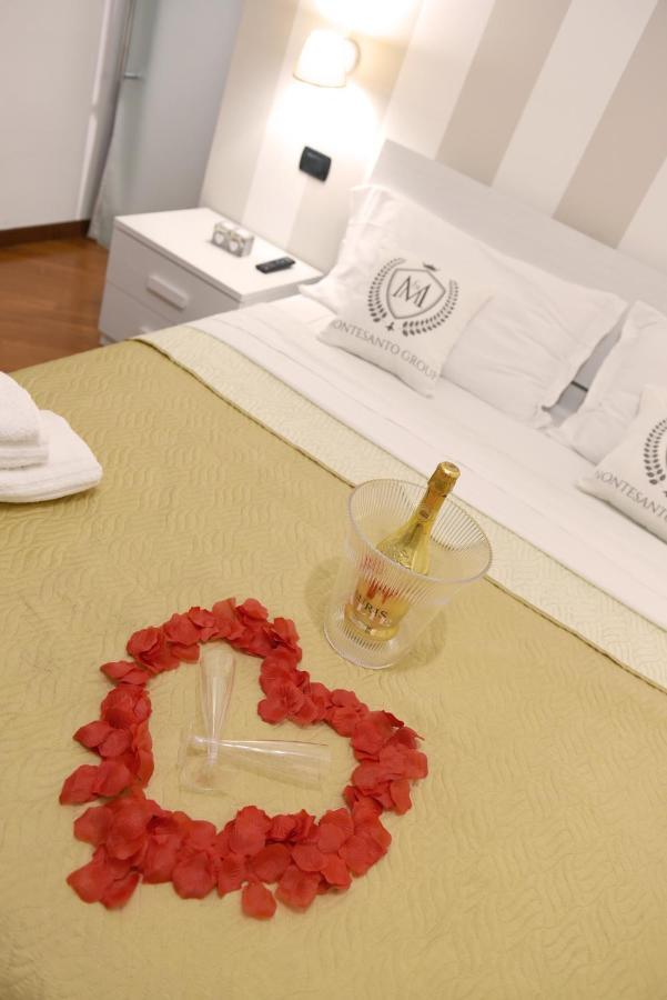 Montesantogroup Sorrento Room Neapel Exterior foto