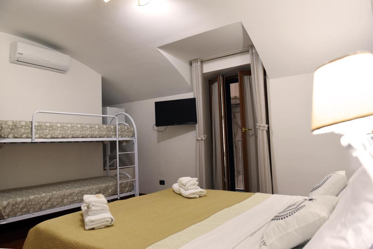 Montesantogroup Sorrento Room Neapel Exterior foto